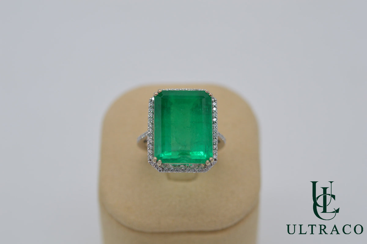 Colombian Emerald With Diamond Set In 18K White Gold