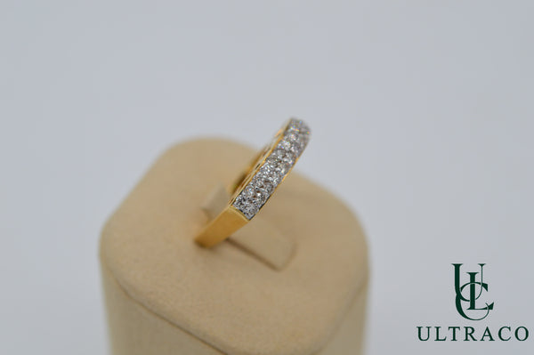 Diamonds Set In 18K Yellow Gold