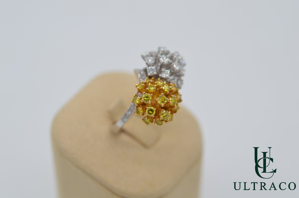 White & Yellow Diamonds Moving Flower Patern In 18K Gold Ring